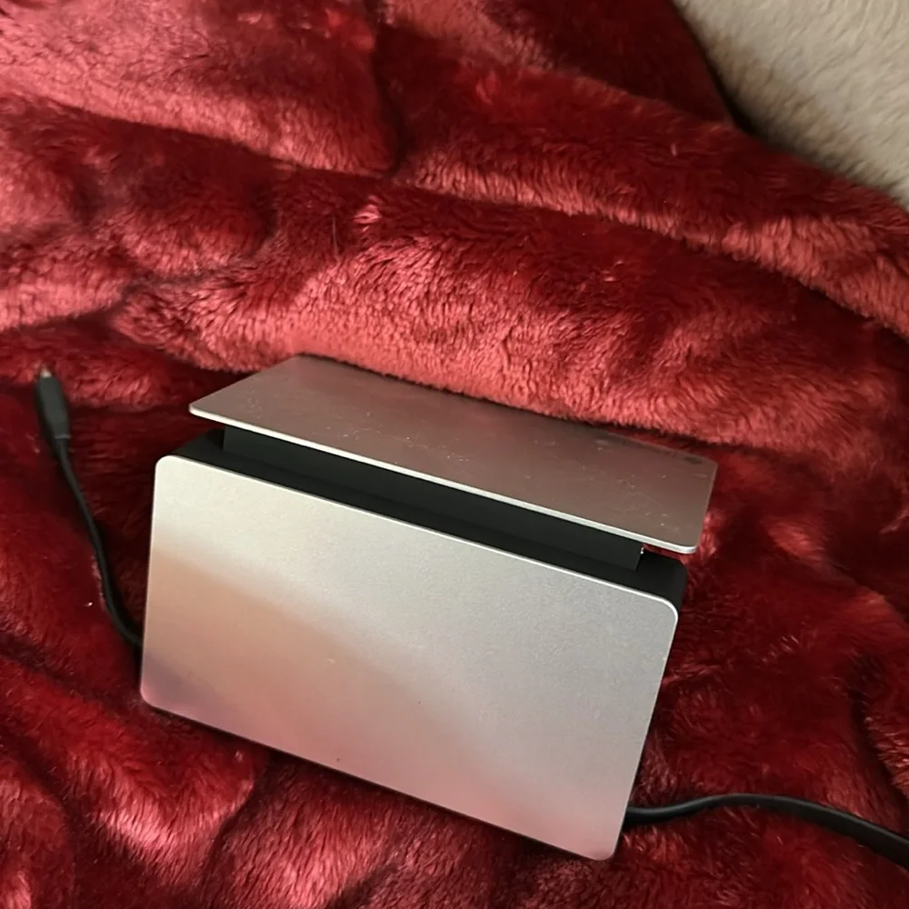 Mophie // portable charger silver - black